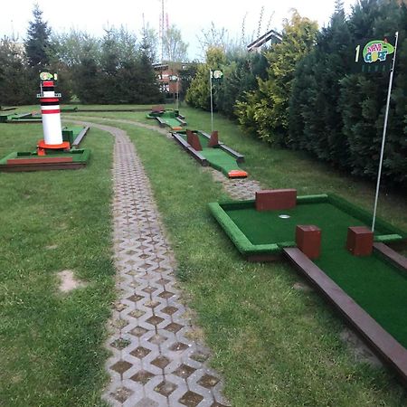 Domki Kapitanskie Z Prywatnym Polem Do Gry W Mini Golf Rewal Eksteriør bilde