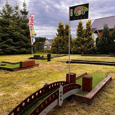 Domki Kapitanskie Z Prywatnym Polem Do Gry W Mini Golf Rewal Eksteriør bilde