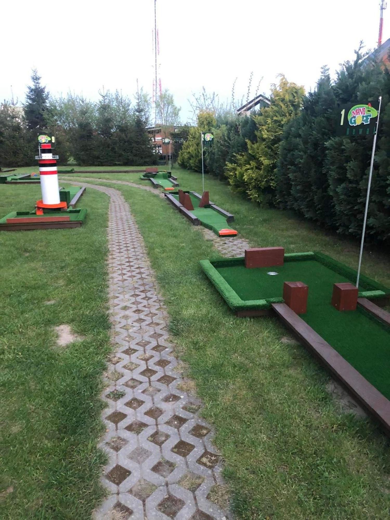 Domki Kapitanskie Z Prywatnym Polem Do Gry W Mini Golf Rewal Eksteriør bilde