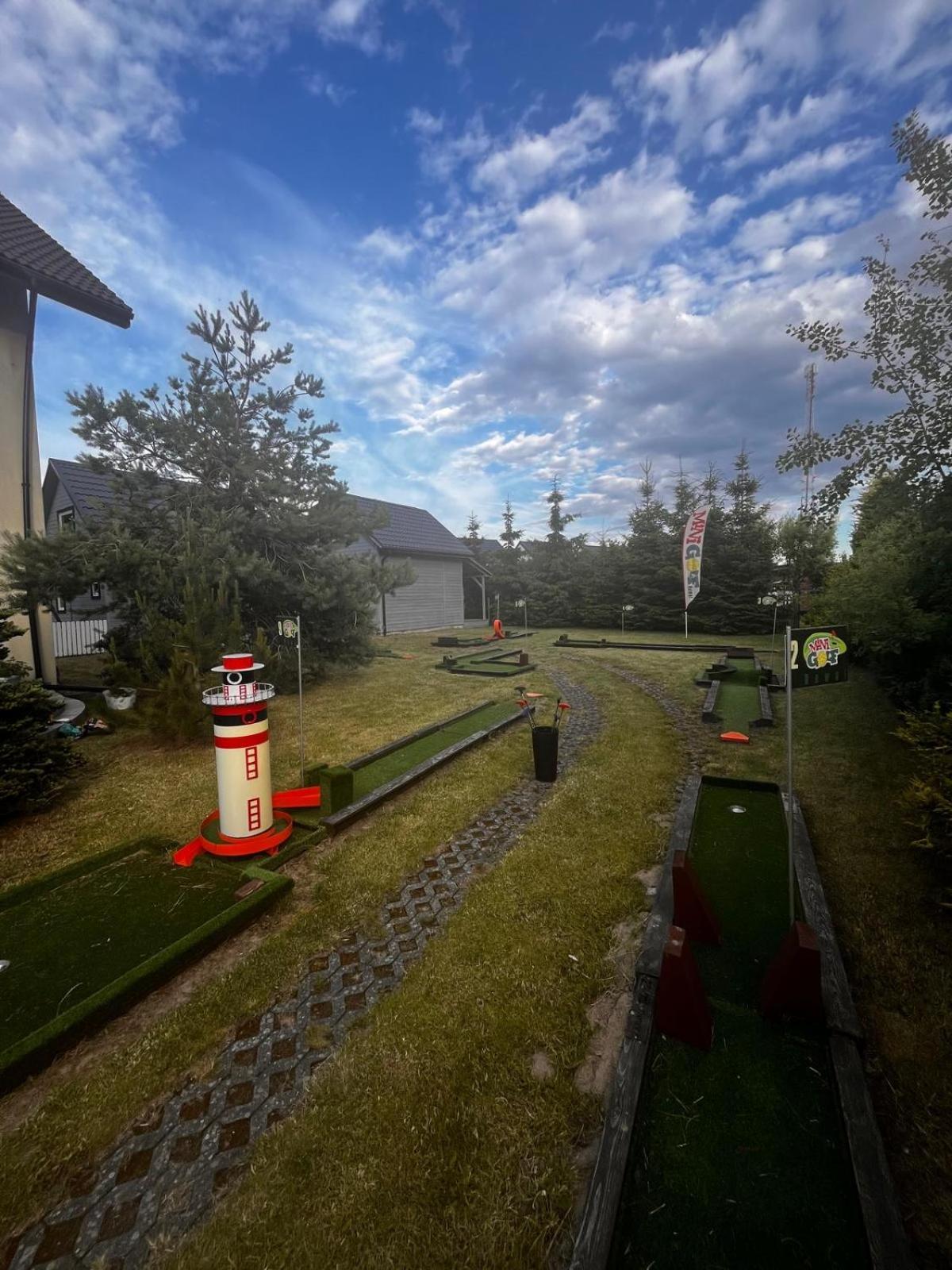 Domki Kapitanskie Z Prywatnym Polem Do Gry W Mini Golf Rewal Eksteriør bilde