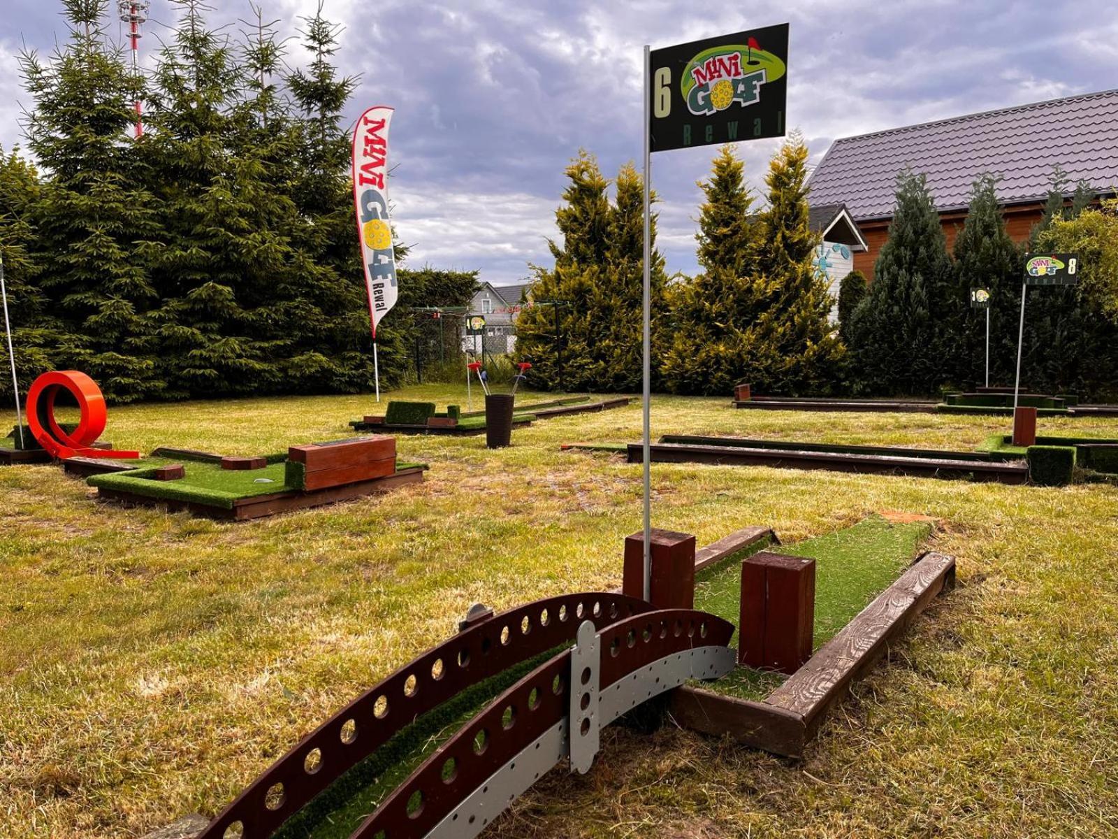 Domki Kapitanskie Z Prywatnym Polem Do Gry W Mini Golf Rewal Eksteriør bilde