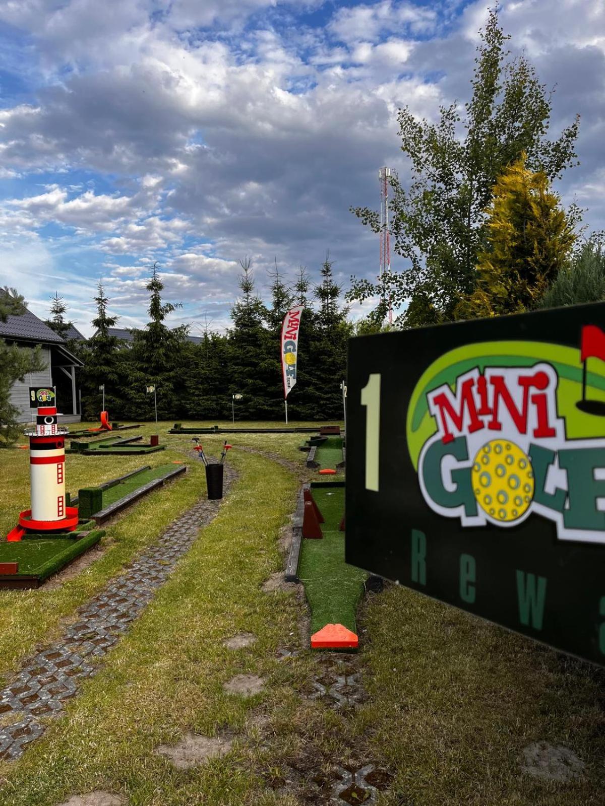 Domki Kapitanskie Z Prywatnym Polem Do Gry W Mini Golf Rewal Eksteriør bilde